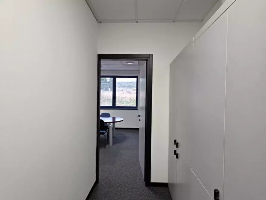 Immagine 16 di Ufficio in affitto  in via carducci a Affi