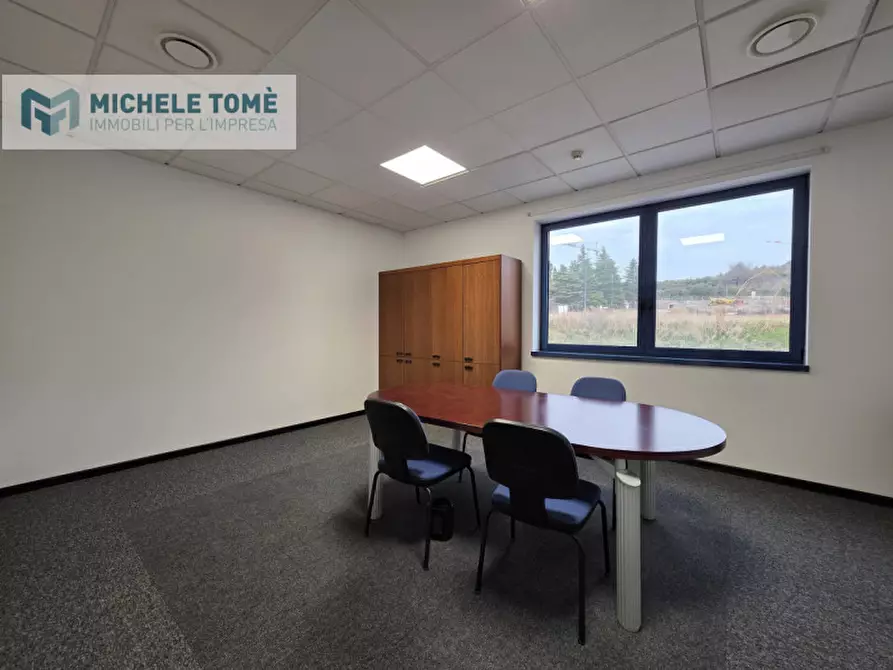 Immagine 17 di Ufficio in affitto  in via carducci a Affi