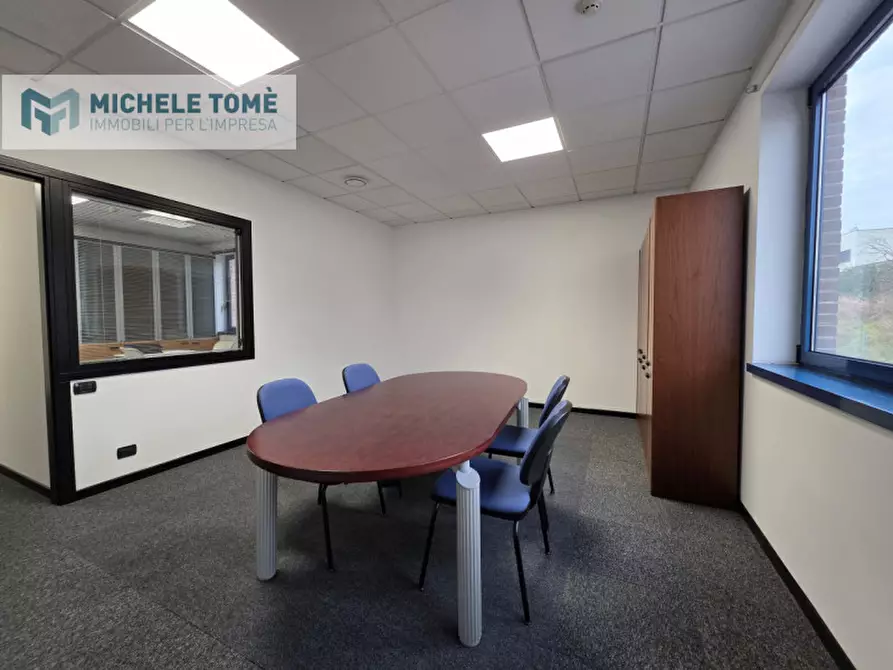 Immagine 19 di Ufficio in affitto  in via carducci a Affi