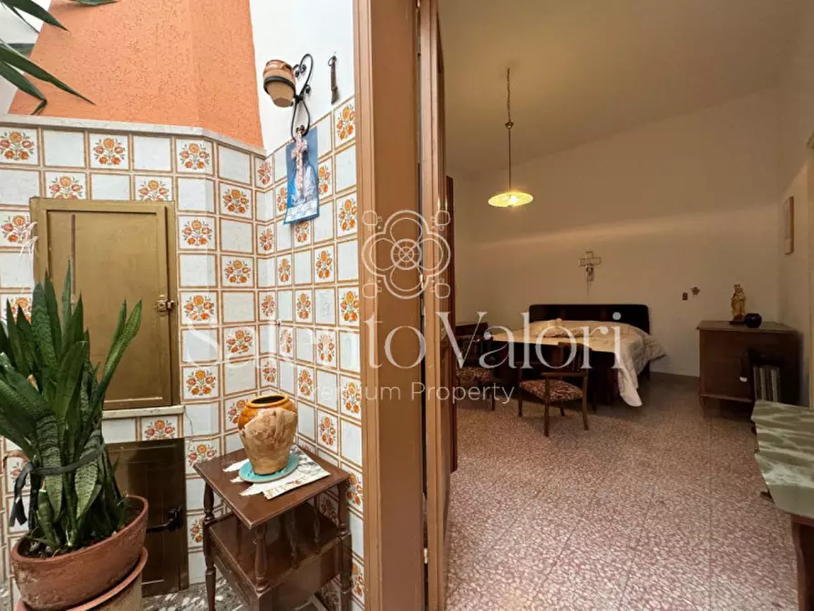 Immagine 12 di Casa indipendente in vendita  in Via Dei Mille 172 - 174 a Parabita