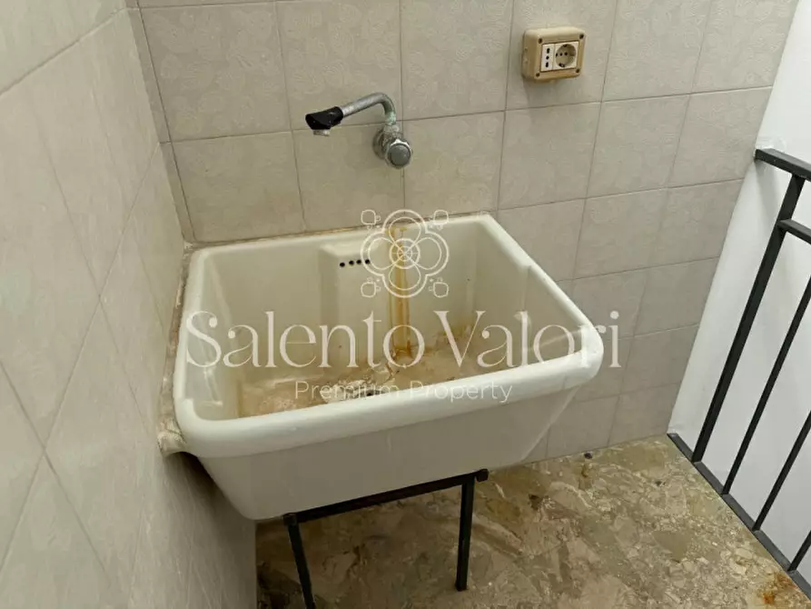 Immagine 43 di Casa indipendente in vendita  in Via Dei Mille 172 - 174 a Parabita