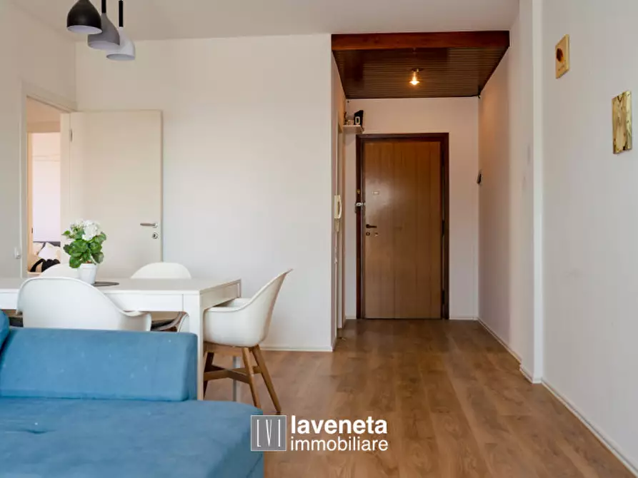 Immagine 12 di Appartamento in vendita  in Via Andrea Bafile 9° Accesso al Mare a Jesolo