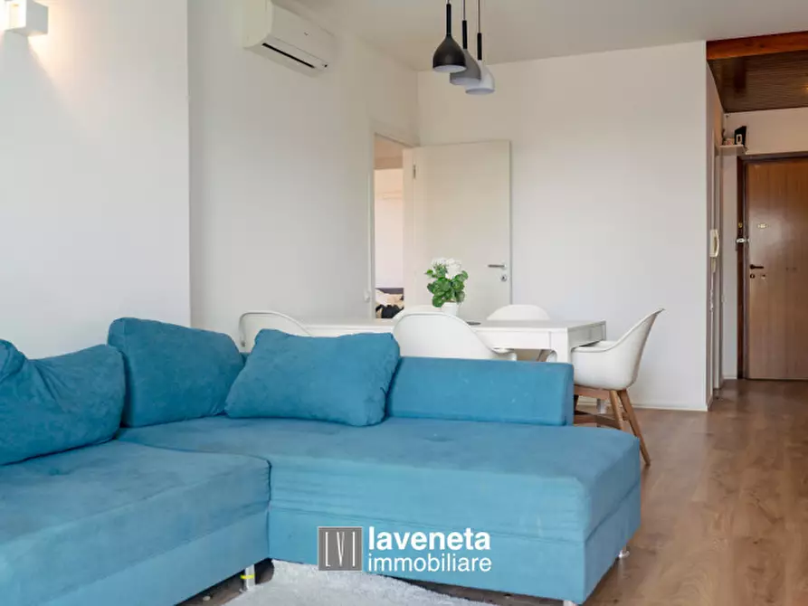 Immagine 13 di Appartamento in vendita  in Via Andrea Bafile 9° Accesso al Mare a Jesolo