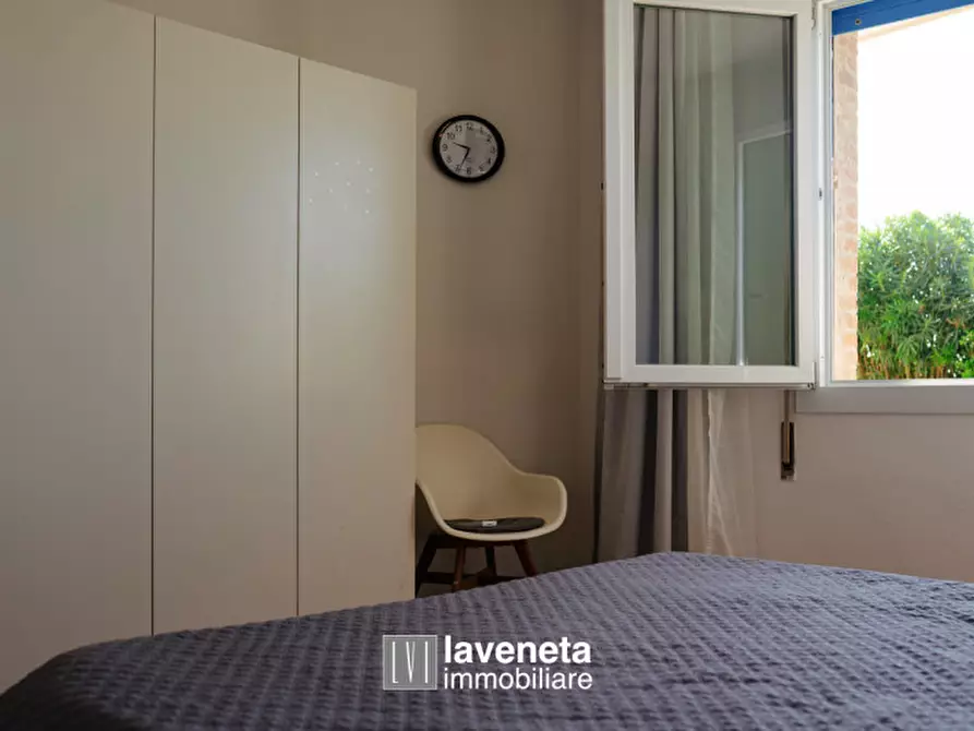 Immagine 32 di Appartamento in vendita  in Via Andrea Bafile 9° Accesso al Mare a Jesolo
