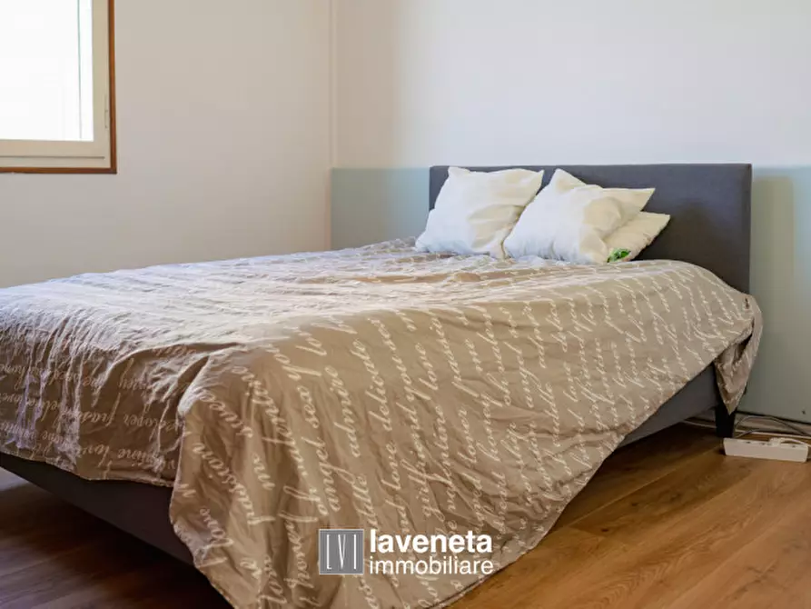 Immagine 50 di Appartamento in vendita  in Via Andrea Bafile 9° Accesso al Mare a Jesolo