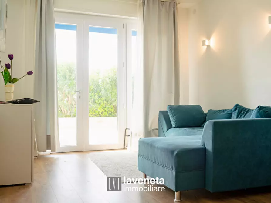 Immagine 56 di Appartamento in vendita  in Via Andrea Bafile 9° Accesso al Mare a Jesolo