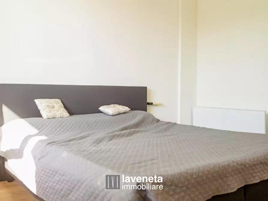 Immagine 57 di Appartamento in vendita  in Via Andrea Bafile 9° Accesso al Mare a Jesolo