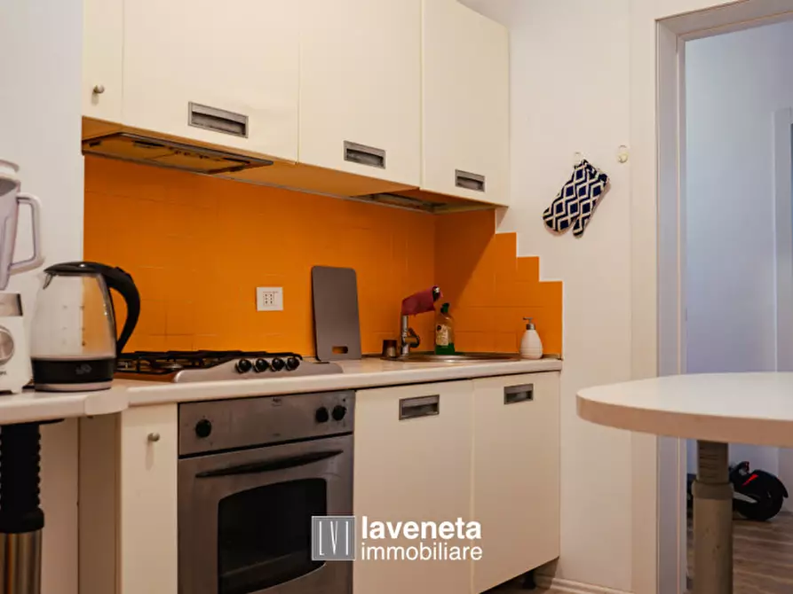 Immagine 65 di Appartamento in vendita  in Via Andrea Bafile 9° Accesso al Mare a Jesolo