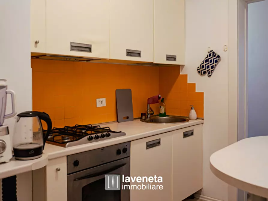 Immagine 66 di Appartamento in vendita  in Via Andrea Bafile 9° Accesso al Mare a Jesolo