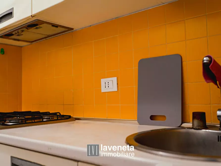 Immagine 68 di Appartamento in vendita  in Via Andrea Bafile 9° Accesso al Mare a Jesolo