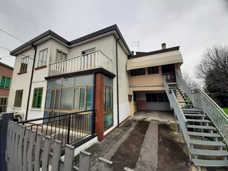 Immagine 1 di Casa bifamiliare in vendita  in Via Marmolada a Mira