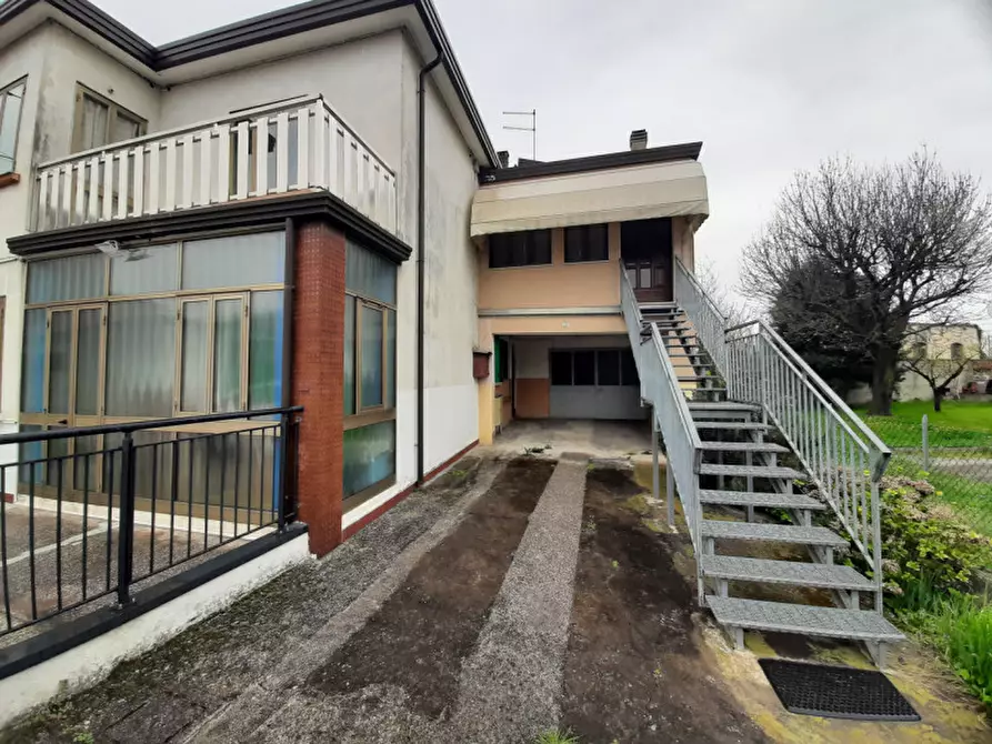 Immagine 2 di Casa bifamiliare in vendita  in Via Marmolada a Mira