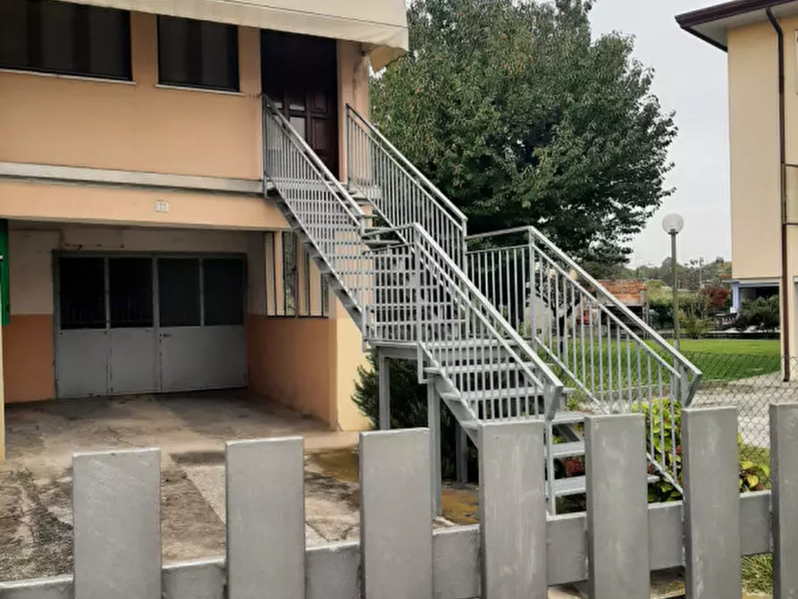 Immagine 1 di Casa bifamiliare in vendita  in Via Marmolada a Mira