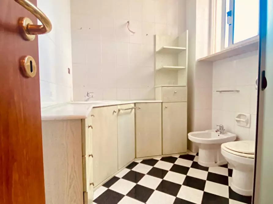 Immagine 30 di Appartamento in vendita  in Via Basento a Lecce