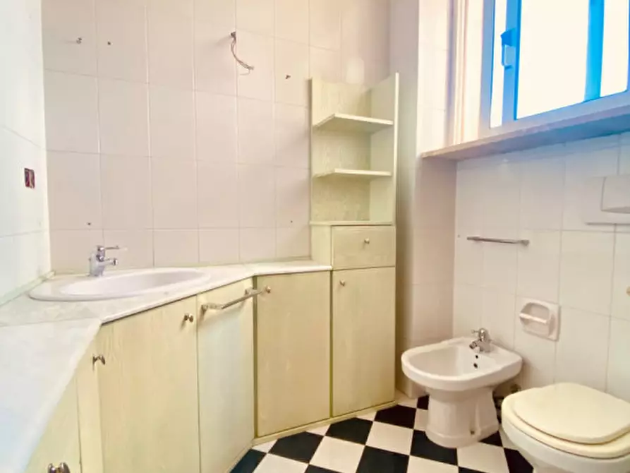 Immagine 31 di Appartamento in vendita  in Via Basento a Lecce