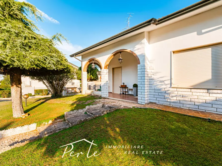 Immagine 8 di Villa in vendita  in via xx settembre 22 a Curtatone