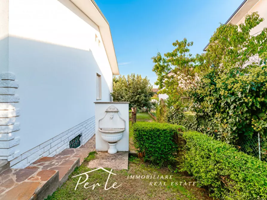 Immagine 10 di Villa in vendita  in via xx settembre 22 a Curtatone