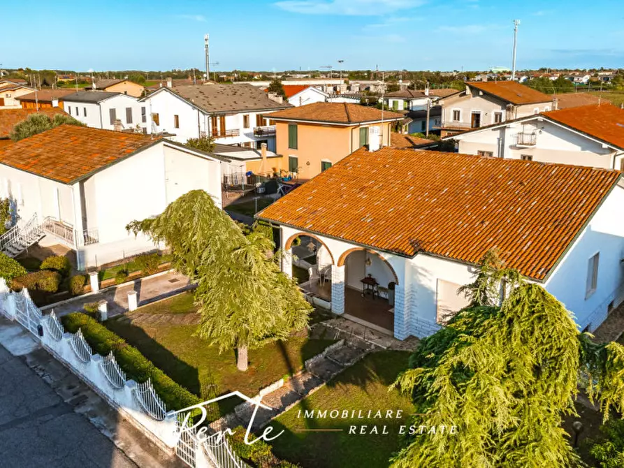 Immagine 16 di Villa in vendita  in via xx settembre 22 a Curtatone