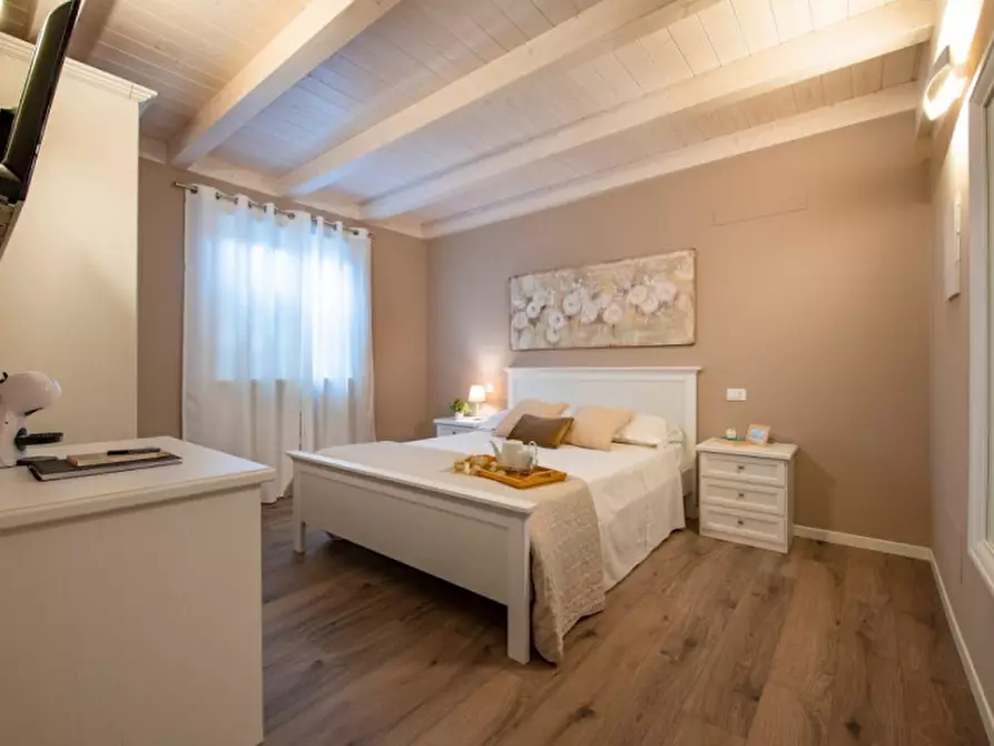 Immagine 9 di Villa in vendita  a Cavaion Veronese
