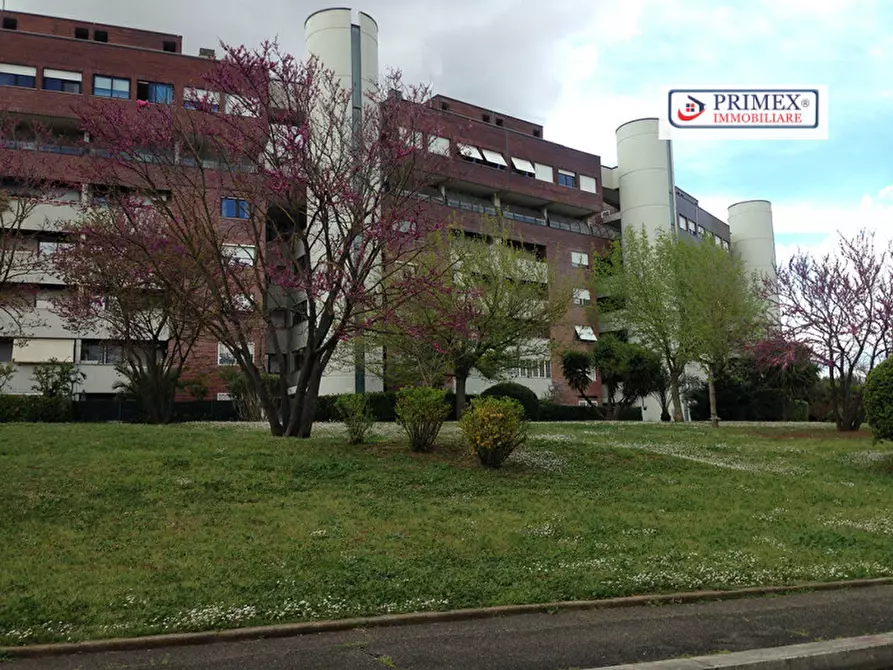 Immagine 2 di Appartamento in affitto  in viale londra a Roma