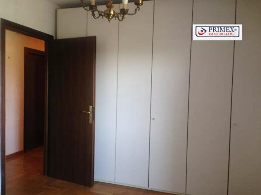 Immagine 15 di Appartamento in affitto  in viale londra a Roma