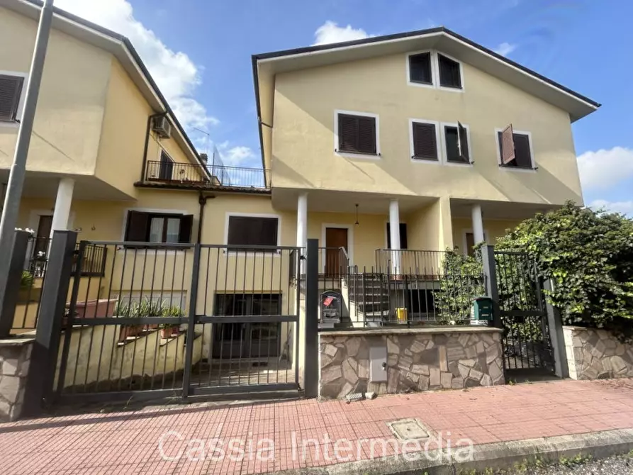 Immagine 1 di Villa in vendita  in Via Piave 5 a Monterosi