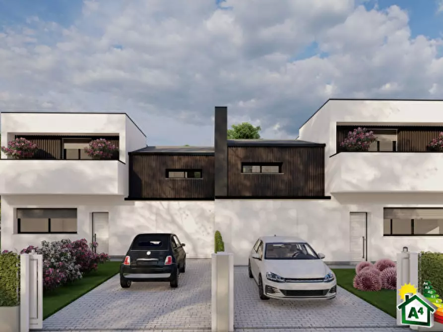 Immagine 2 di Casa bifamiliare in vendita  in Via Monte Rua a Padova