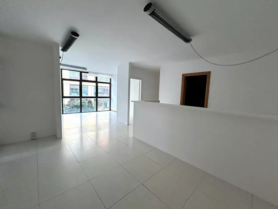 Immagine 1 di Ufficio in vendita  in VIA FERMI a Padova