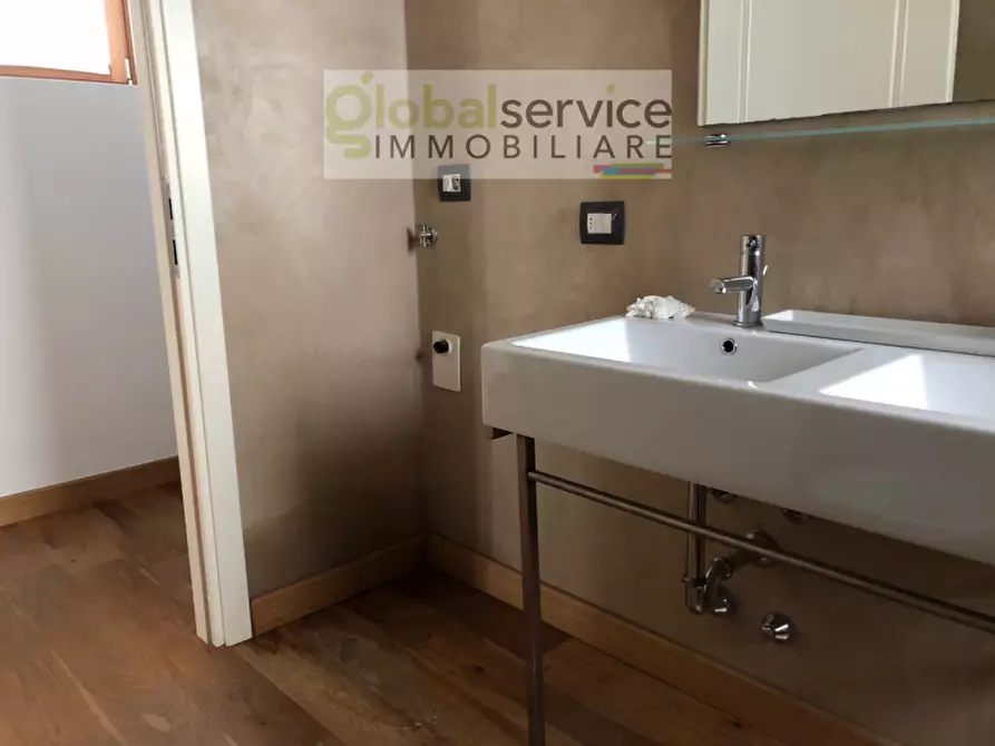 Immagine 8 di Appartamento in vendita  in Via S. Benedetto, 3 a Brescia