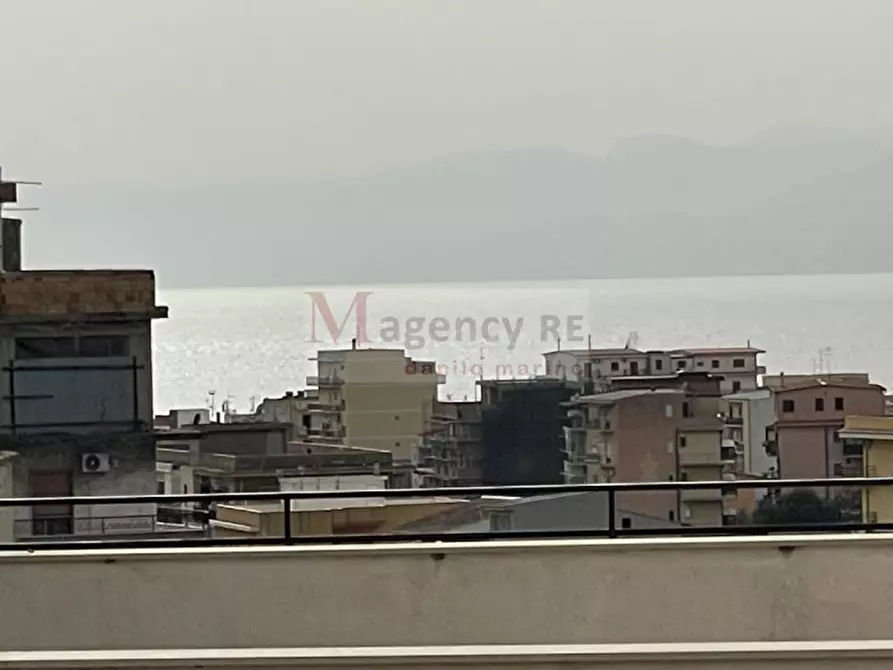 Immagine 10 di Appartamento in vendita  in Via Cafari 36 a Reggio Di Calabria
