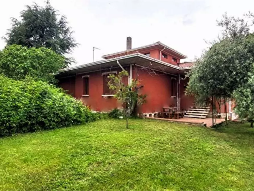 Immagine 1 di Villa in vendita  in via verdi a Bedizzole