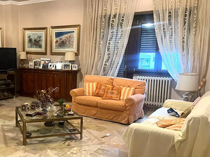 Immagine 3 di Villa in vendita  in via del Podere San Giusto a Roma