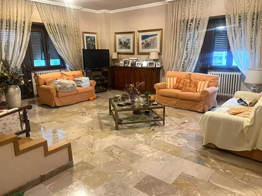 Immagine 5 di Villa in vendita  in via del Podere San Giusto a Roma