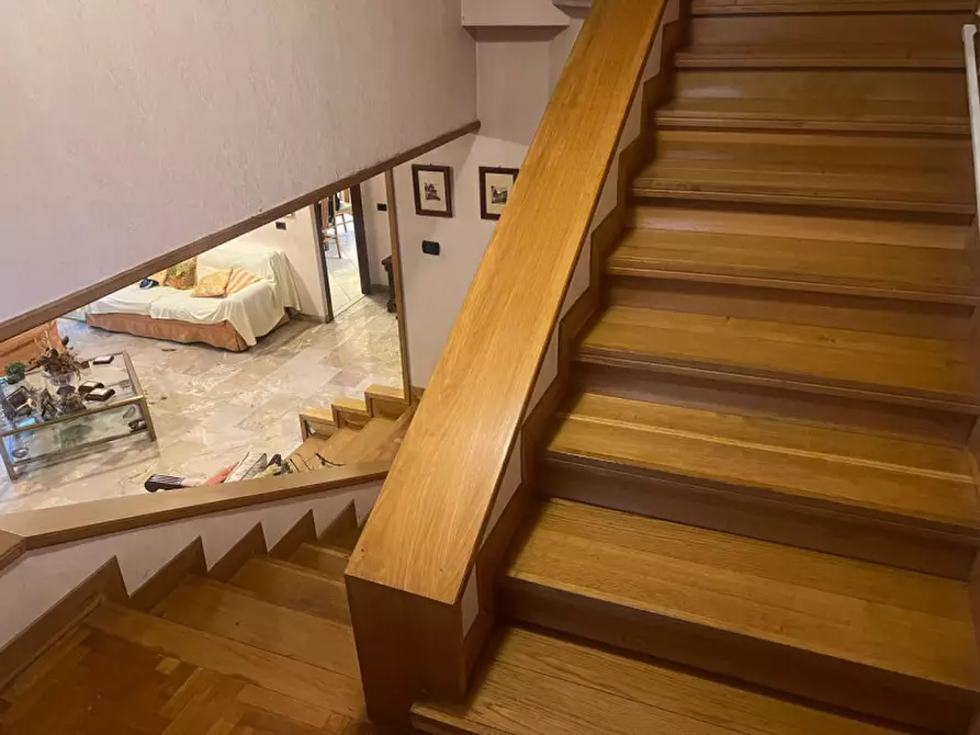 Immagine 26 di Villa in vendita  in via del Podere San Giusto a Roma