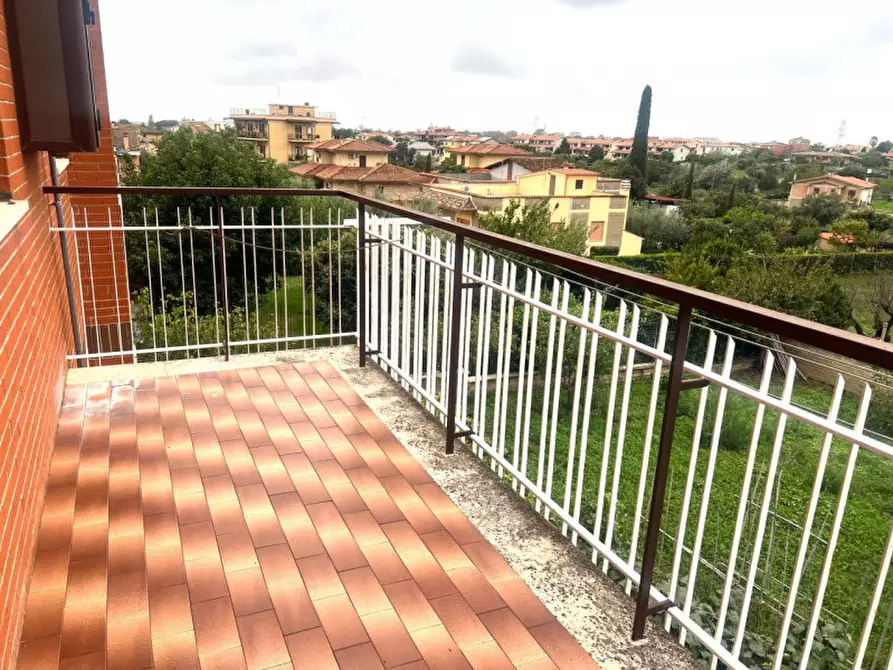Immagine 30 di Villa in vendita  in via del Podere San Giusto a Roma