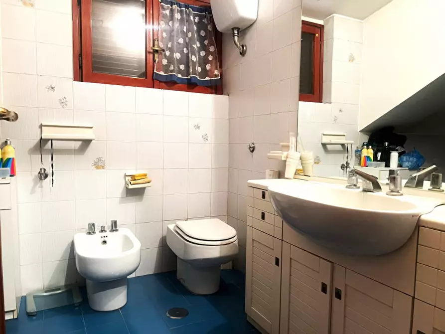 Immagine 43 di Villa in vendita  in via del Podere San Giusto a Roma