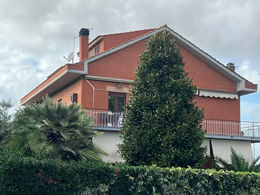 Immagine 60 di Villa in vendita  in via del Podere San Giusto a Roma