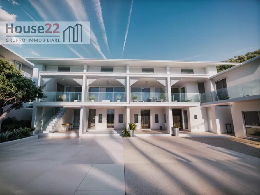 Immagine 14 di Casa indipendente in vendita  a Nave