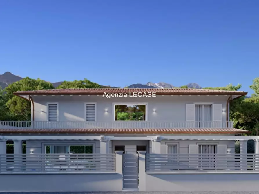 Immagine 3 di Villa in vendita  in via Verdi a Forte Dei Marmi
