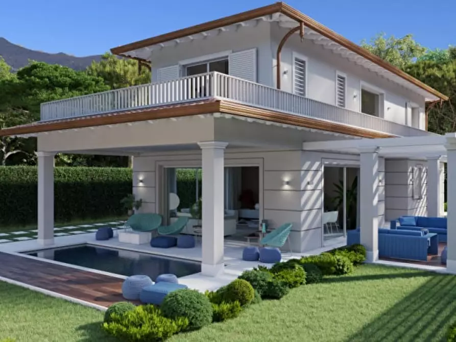 Immagine 1 di Villa in vendita  in via Verdi a Forte Dei Marmi