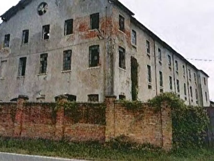 Immagine 1 di Magazzino in vendita  in Via dei Patrioti a Farra Di Soligo