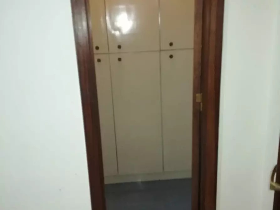 Immagine 9 di Camera in affitto  in via croce Rossa a Napoli