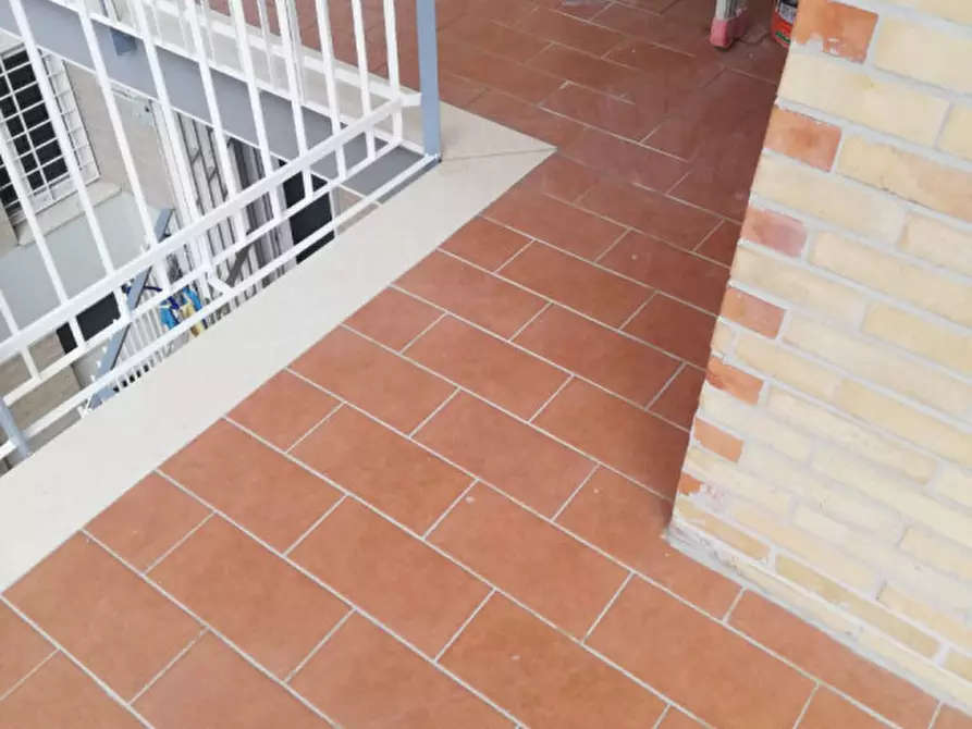 Immagine 11 di Camera in affitto  in via croce Rossa a Napoli