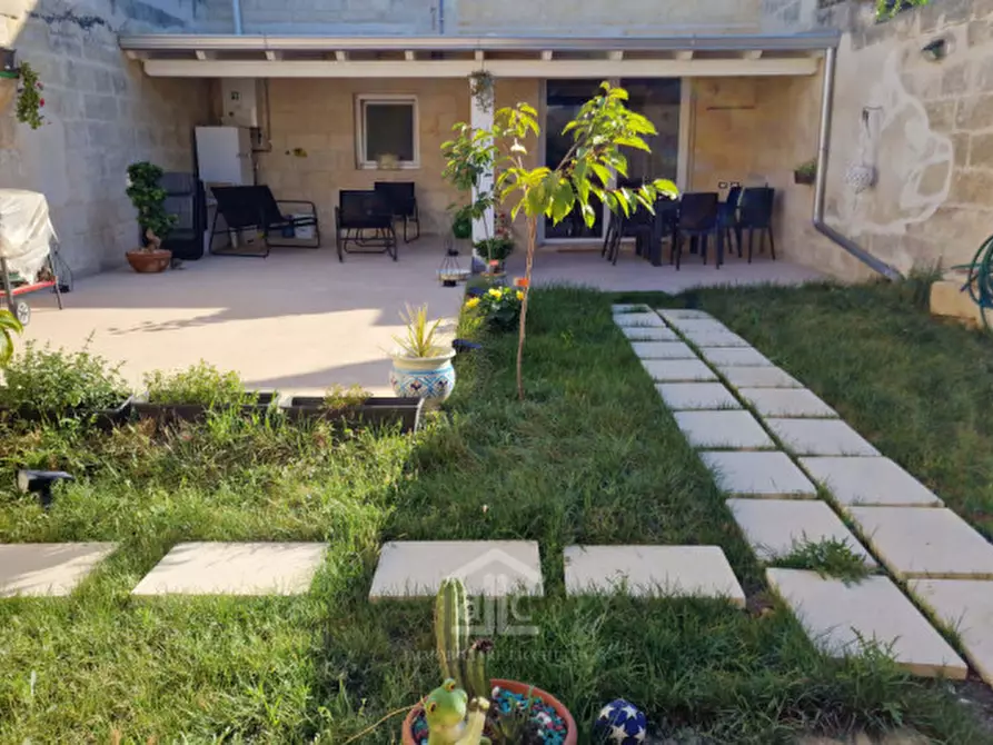 Immagine 1 di Casa trifamiliare in vendita  in Via Leone XIII 54 a San Cesario Di Lecce