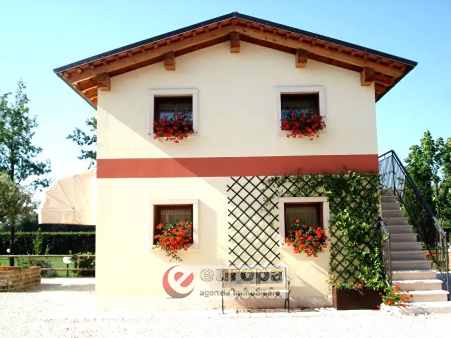 Immagine 8 di Villa in vendita  a Vicenza