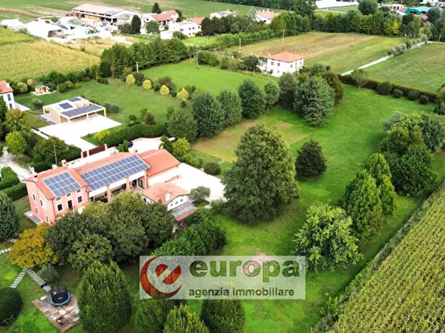 Immagine 12 di Villa in vendita  a Vicenza