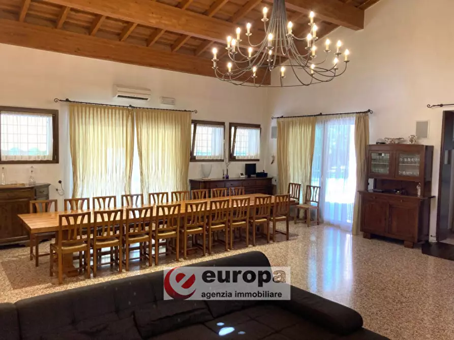 Immagine 14 di Villa in vendita  a Vicenza