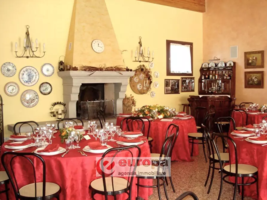 Immagine 19 di Villa in vendita  a Vicenza