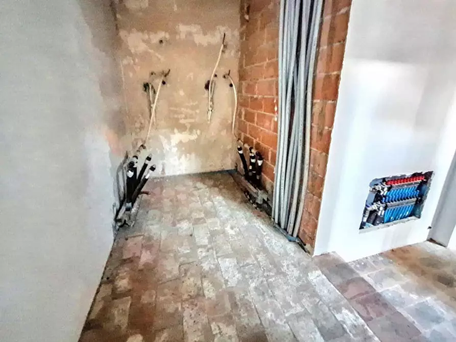 Immagine 11 di Ufficio in vendita  in Via Antonio Gramsci, N. 50 a Foligno