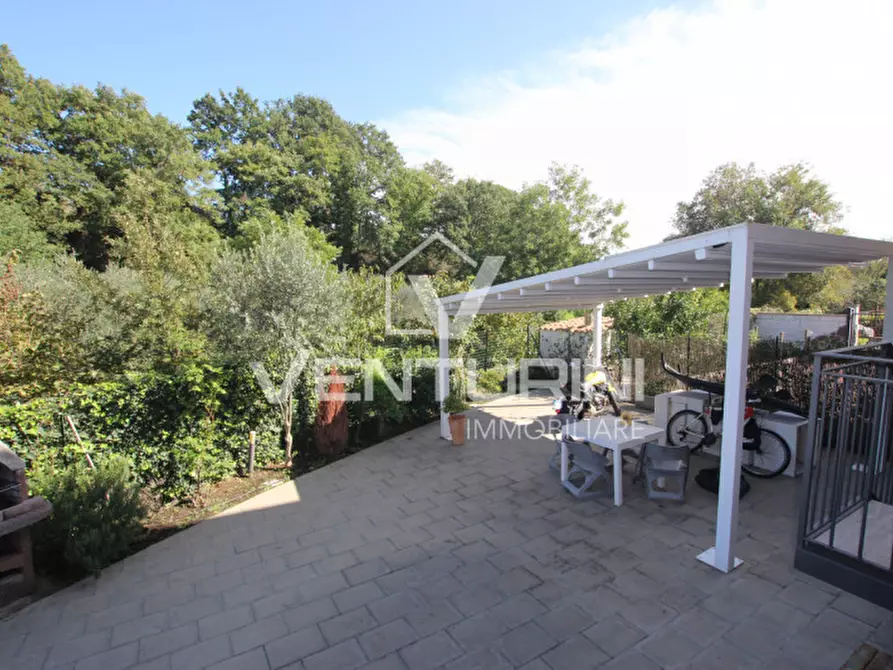 Immagine 25 di Appartamento in vendita  in Via Roncoferraro, 77 a Roma